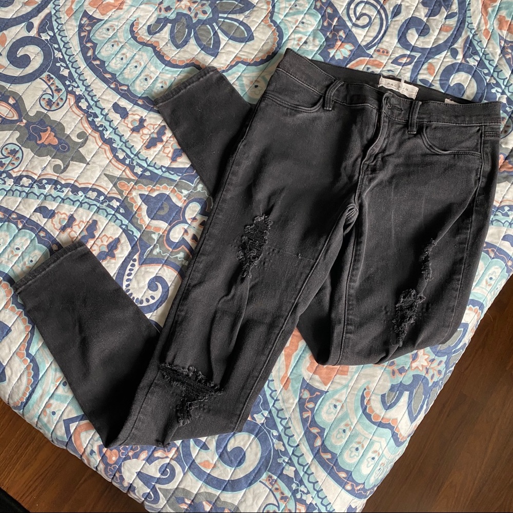 PacSun black distressed jegging size 24